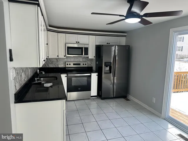 $2,500 | 5363 King Arthur Circle, Baltimore, MD 21237