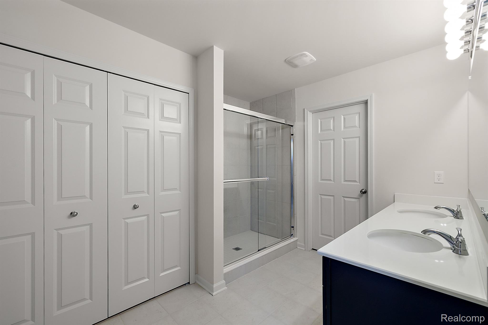 1302 Hasty Road Howell, MI 48843 - Photo 8 of 39 Primary Bathroom