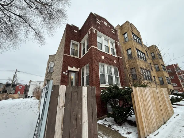 $225,000 | 4943 West Monroe Street, Chicago, IL 60644