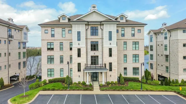 $685,000 | 1024 Club View Drive, Unit E 102, Gallatin, TN 37066