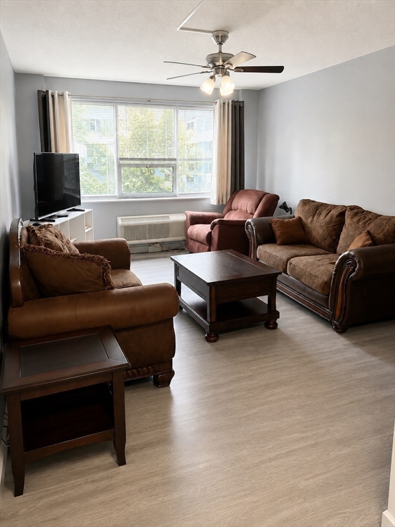 101 Mulberry Street, Unit 305 Springfield, MA 01105 - Photo 2 of 10
