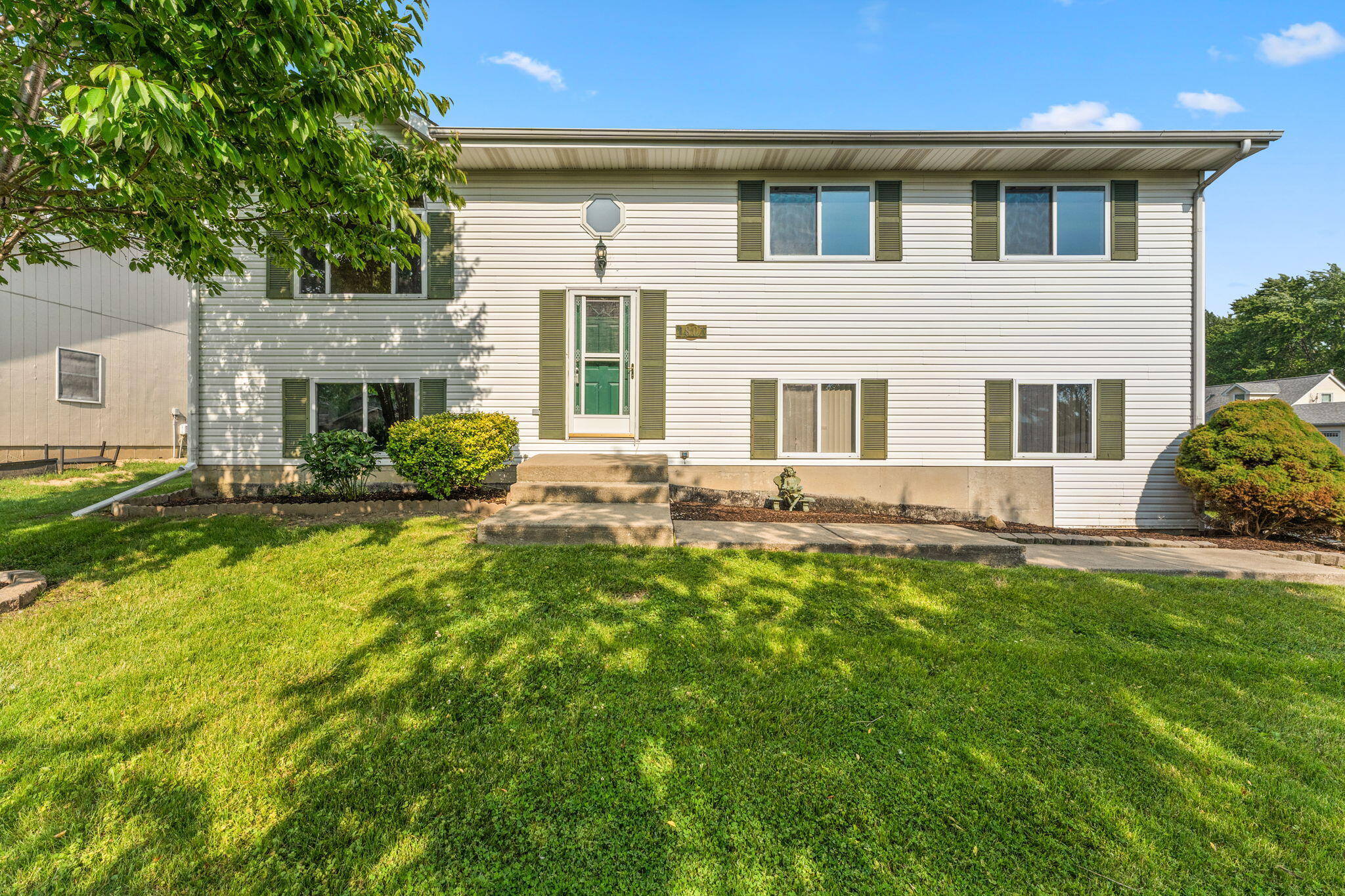 1807 Forest Lane Crown Point, IN 46307 - Photo 6 of 32 2048x1365