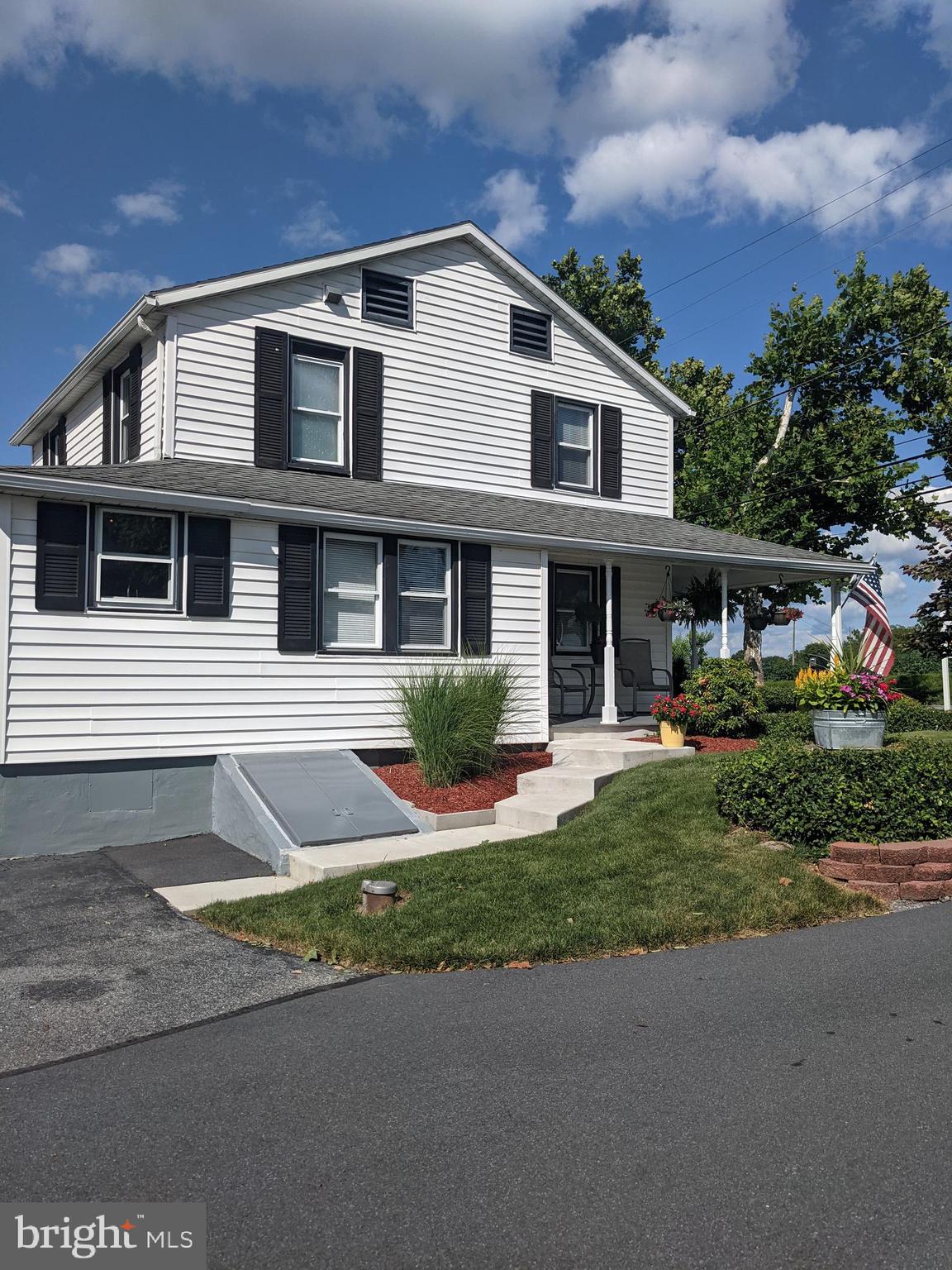 823 Laudermilch Road Hummelstown, PA 17036 - Photo 4 of 38 Gallery Image 4