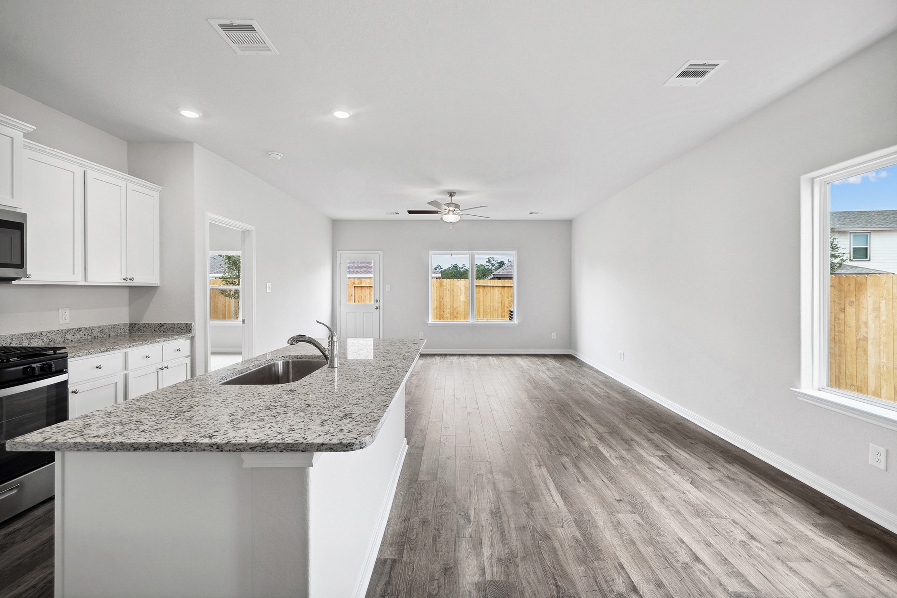 21632 Lotus Elm Street Montgomery, TX 77316 - Photo 12 of 25