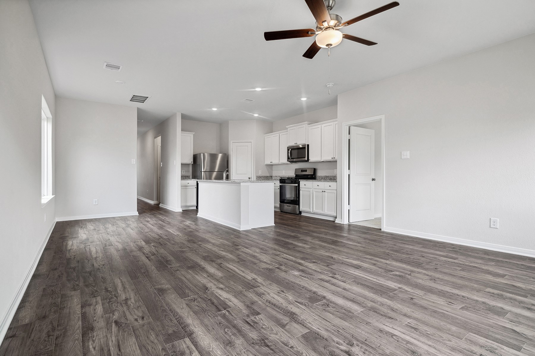 21632 Lotus Elm Street Montgomery, TX 77316 - Photo 13 of 25