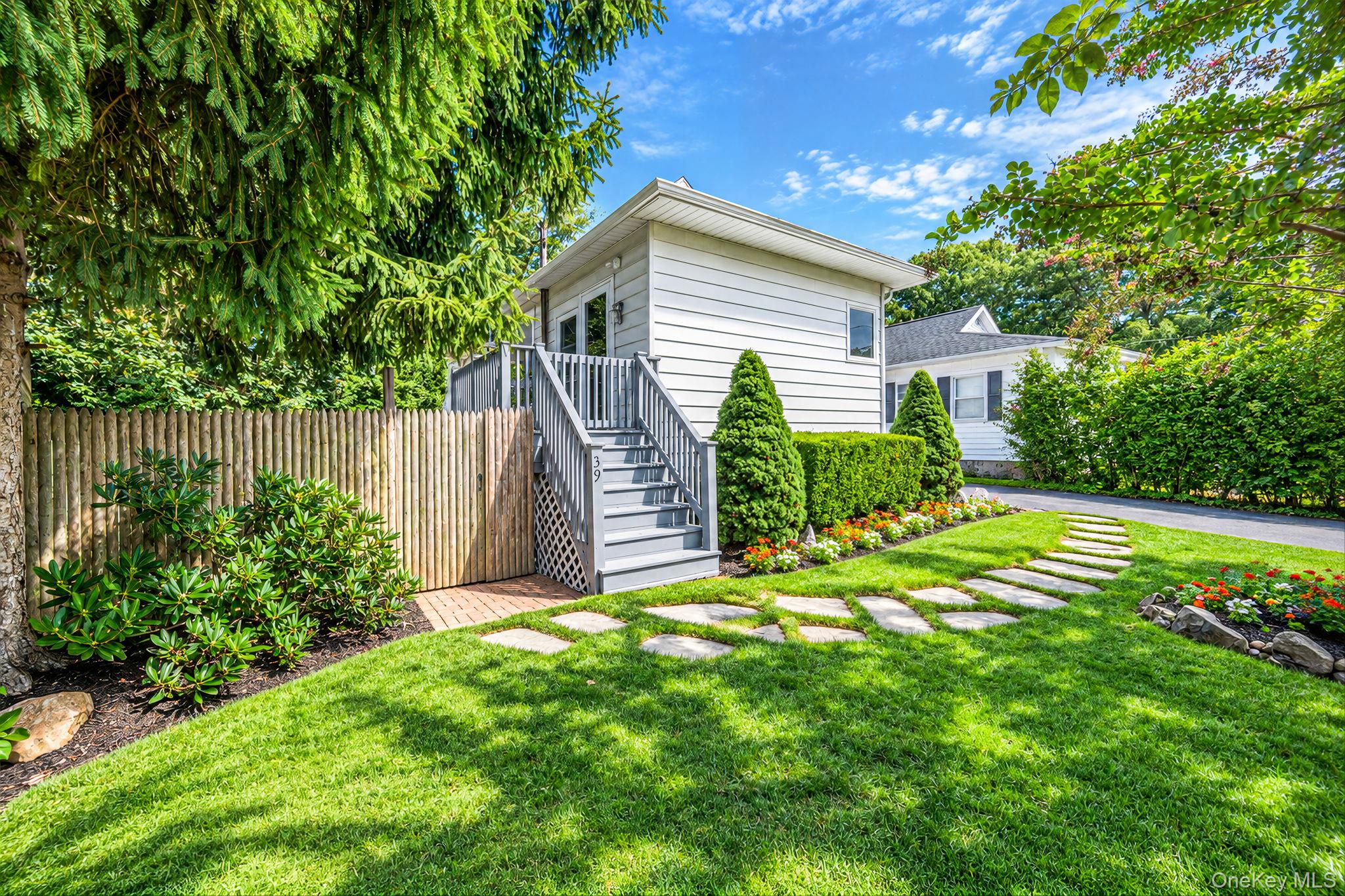 39 Plandome Road Sound Beach, NY 11789 - Photo 13 of 22 Gallery Image 13