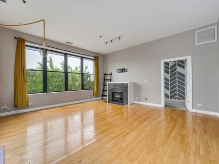 $3,300 | 1 South Leavitt Street, Unit 407, Chicago, IL 60612