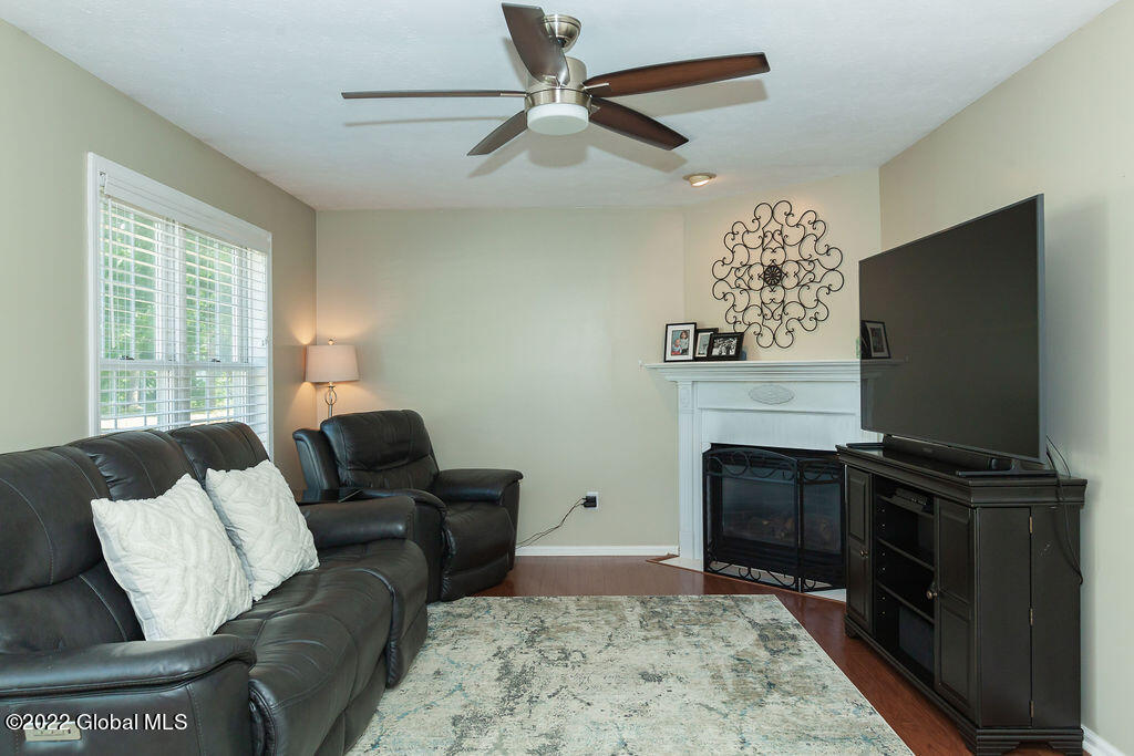 33 Squire Road Schenectady, NY 12304 - Photo 11 of 45 33SquireRd(25of63)