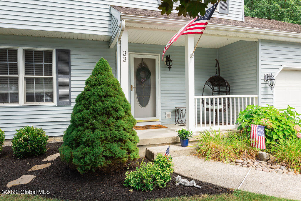 33 Squire Road Schenectady, NY 12304 - Photo 2 of 45 33SquireRd(52of63)