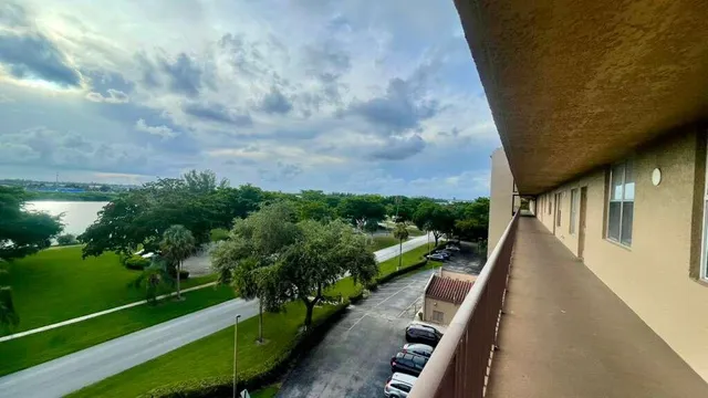 $2,100 | 4570 Northwest 18th Avenue, Unit 609, Deerfield Beach, FL 33064