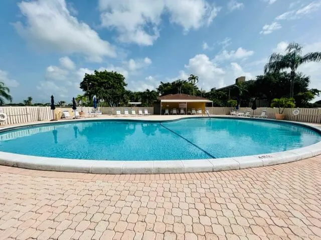 $2,100 | 4570 Northwest 18th Avenue, Unit 609, Deerfield Beach, FL 33064