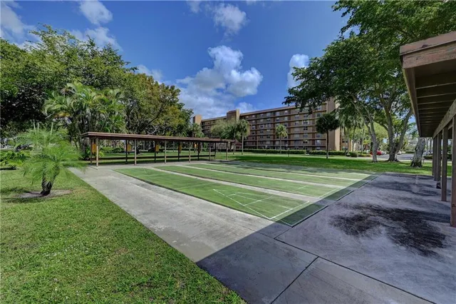$2,100 | 4570 Northwest 18th Avenue, Unit 609, Deerfield Beach, FL 33064