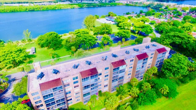 $2,100 | 4570 Northwest 18th Avenue, Unit 609, Deerfield Beach, FL 33064