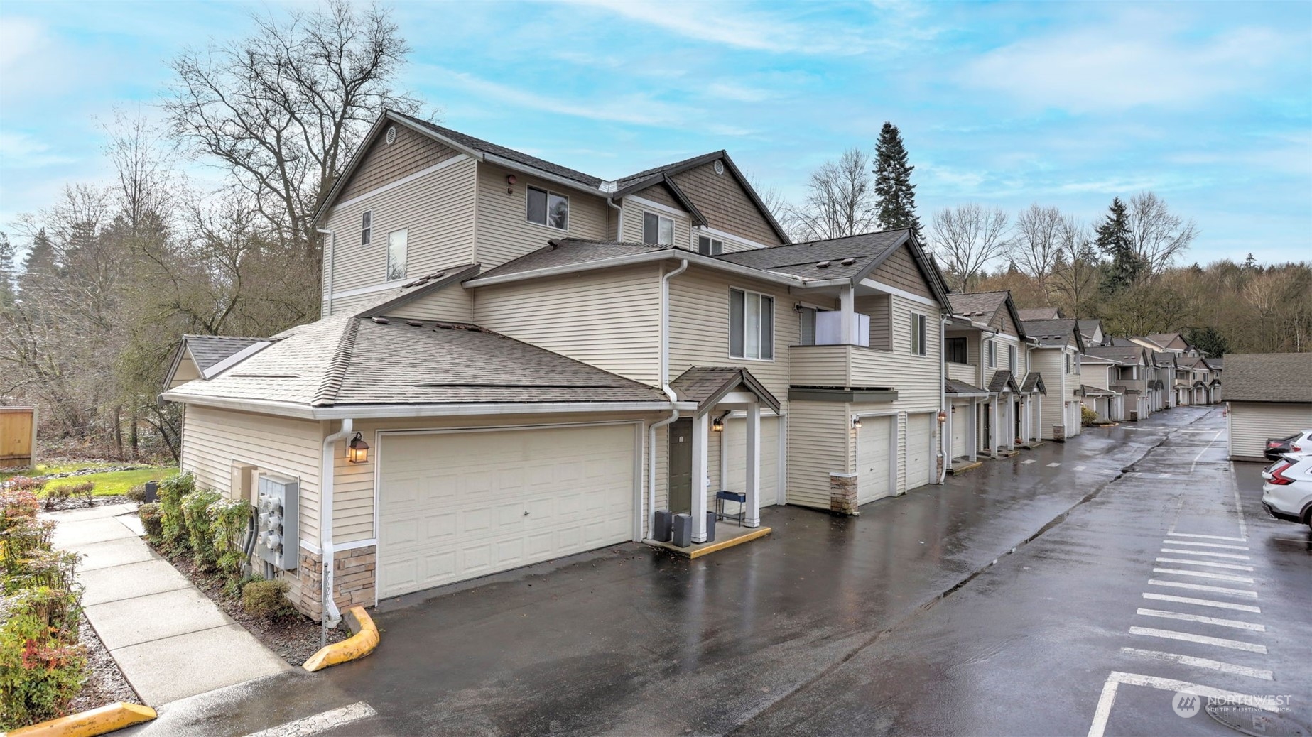 14335 Simonds Road Northeast, Unit A101 Kirkland, WA 98034 - Photo 1 of 29 Gallery Image 1