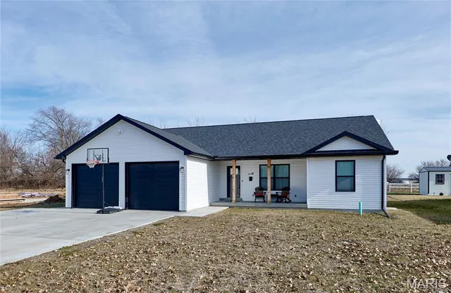 $350,000 | 501 Gaw Court, Bowling Green, MO 63334