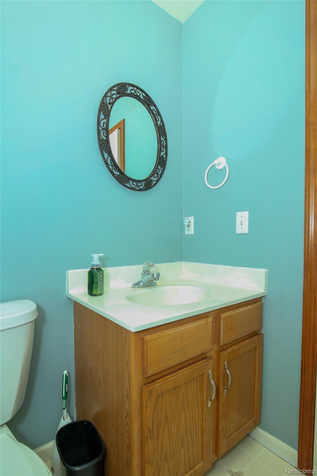 5300 North Webster Road Flint, MI 48504 - Photo 22 of 34 Half Bath.jpg