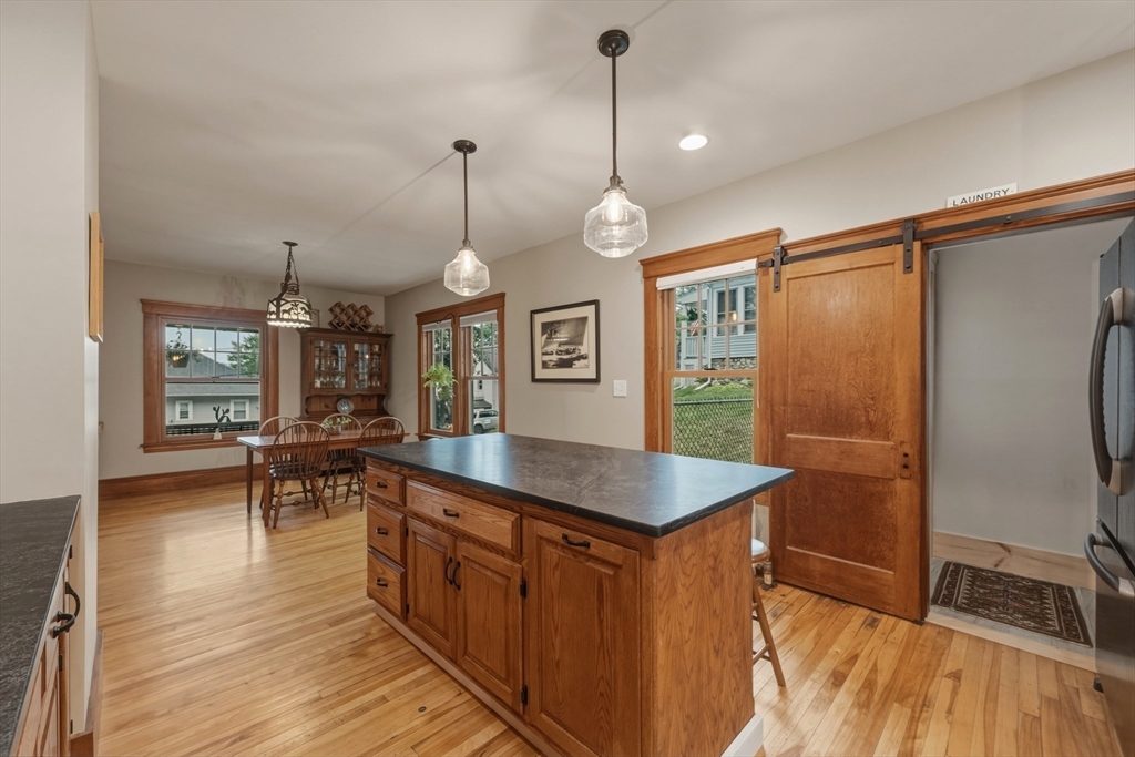 2 Biltmore Road Worcester, MA 01602 - Photo 6 of 39