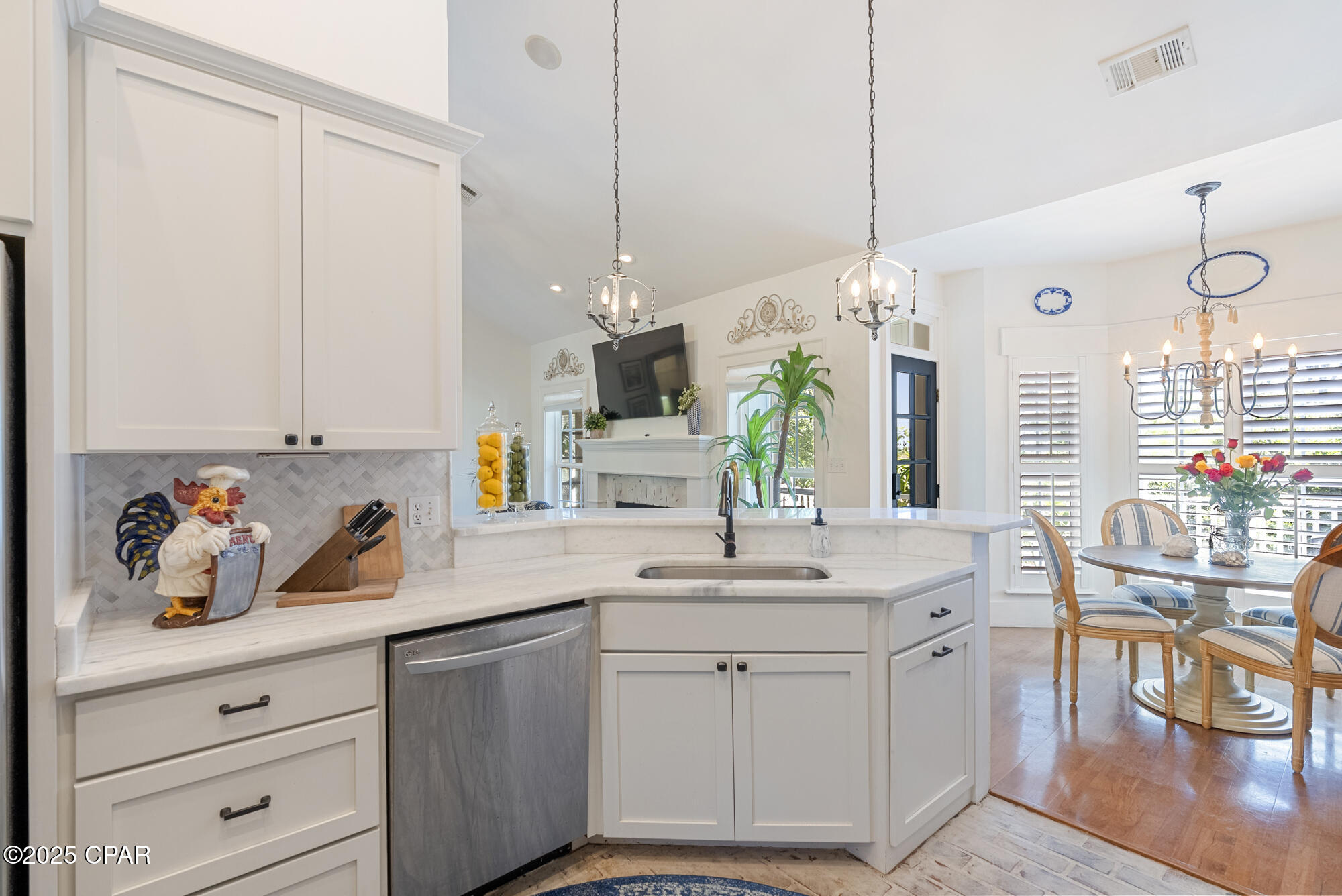16237 Innerarity Point Road Pensacola, FL 32507 - Photo 13 of 46