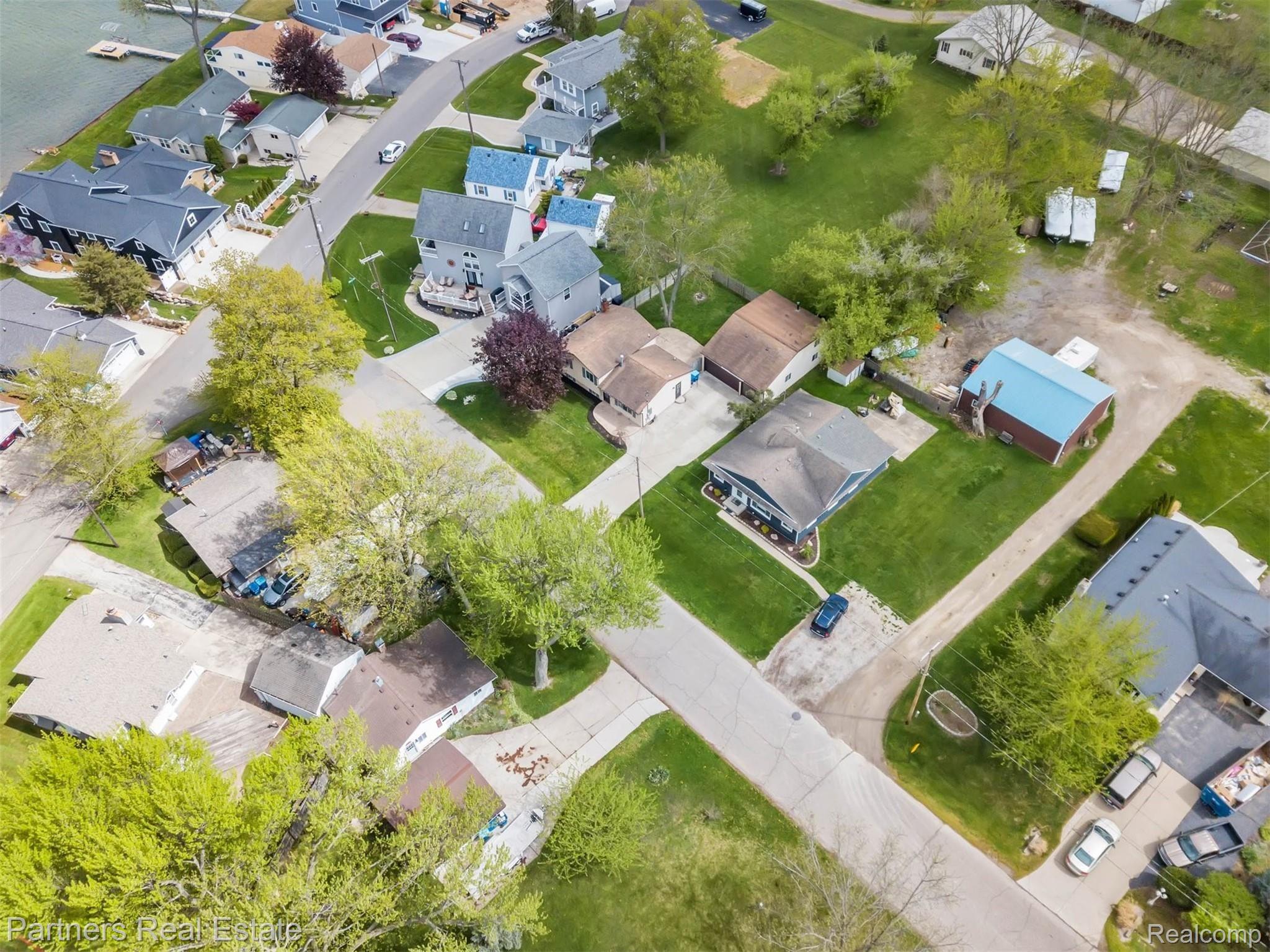 2465 Ruth Drive Fenton, MI 48430 - Photo 39 of 44 41-2465 Ruth Dr-WindowStill-Real-Estate-Photography-41.jpg