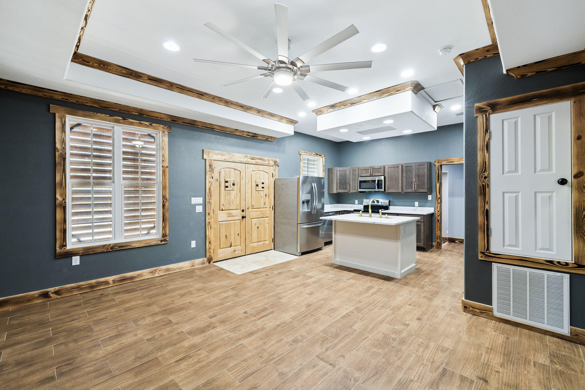 981 East Chestnut Avenue Crestview, FL 32539 - Photo 10 of 42 10Array_981EChestnutAve-35