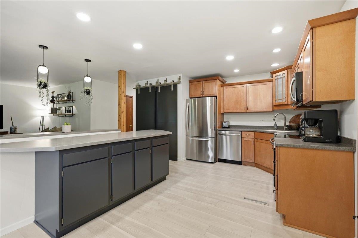409 Topaz Lane Madison, WI 53714 - Photo 15 of 49