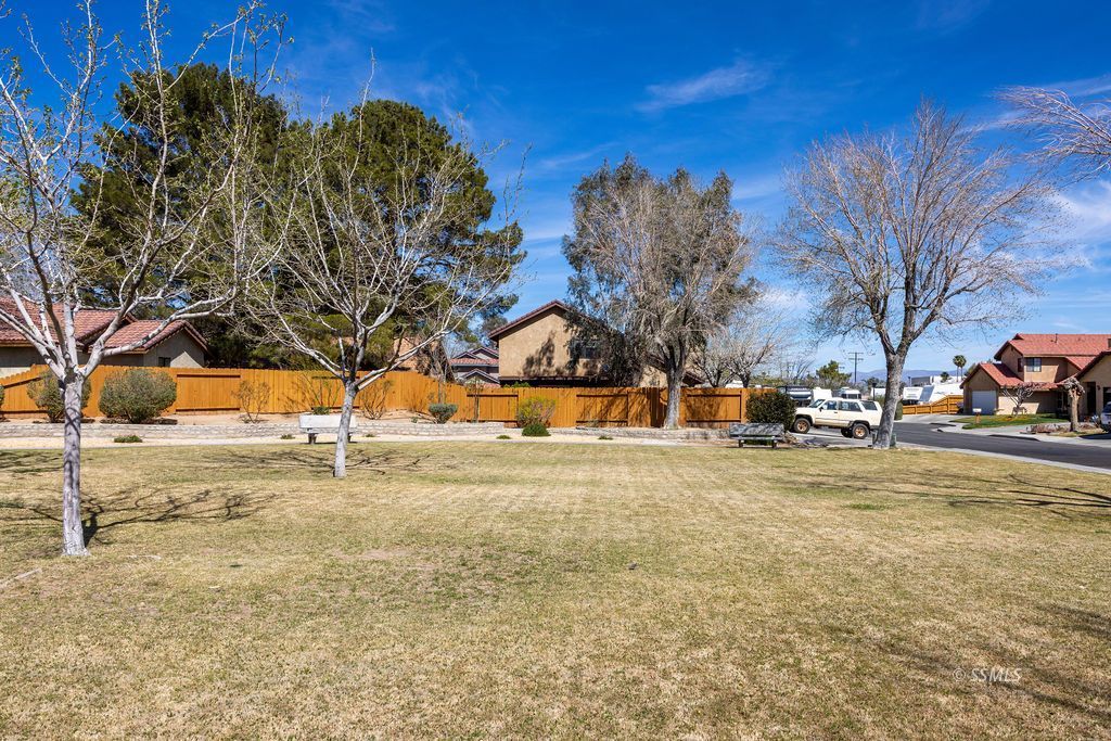 201 Washington Way Ridgecrest, CA 93555 - Photo 24 of 28