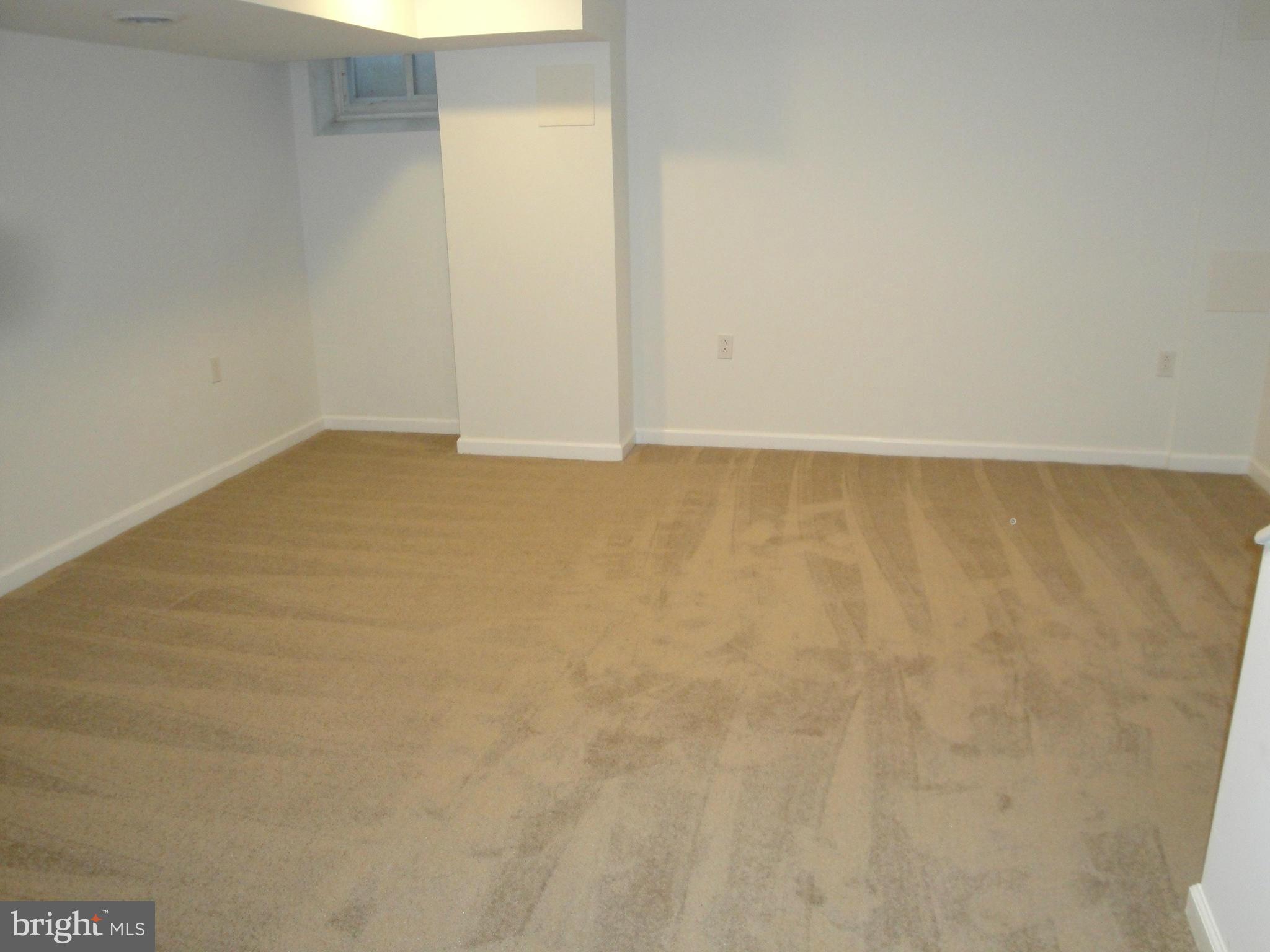 4437 Scotia Road Baltimore, MD 21227 - Photo 14 of 21 Family Room
