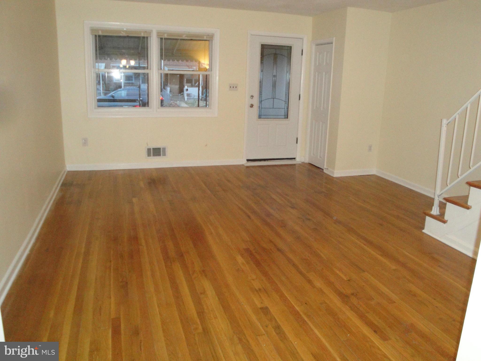 4437 Scotia Road Baltimore, MD 21227 - Photo 3 of 21 Living Room