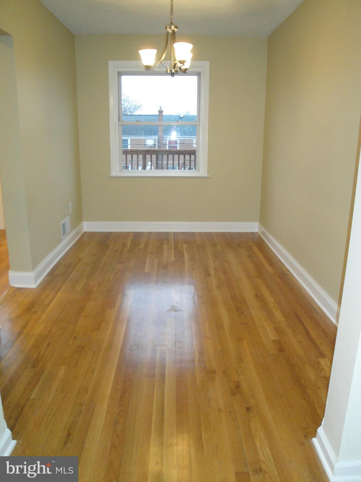 4437 Scotia Road Baltimore, MD 21227 - Photo 8 of 21 Dining Room