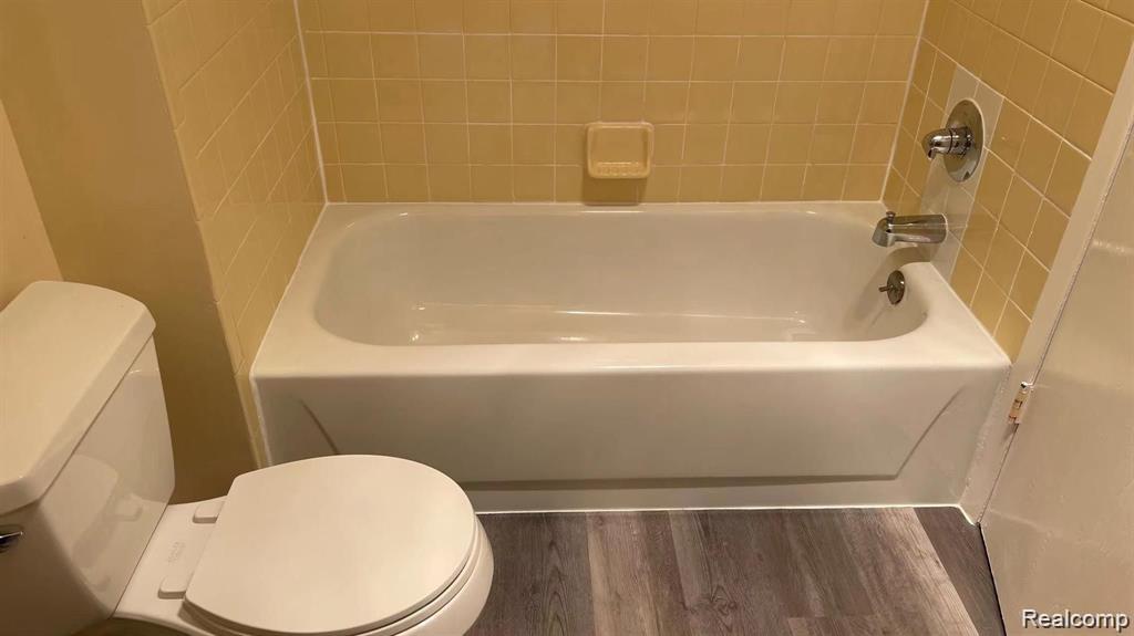 24395 Surfside Road Novi, MI 48374 - Photo 15 of 23