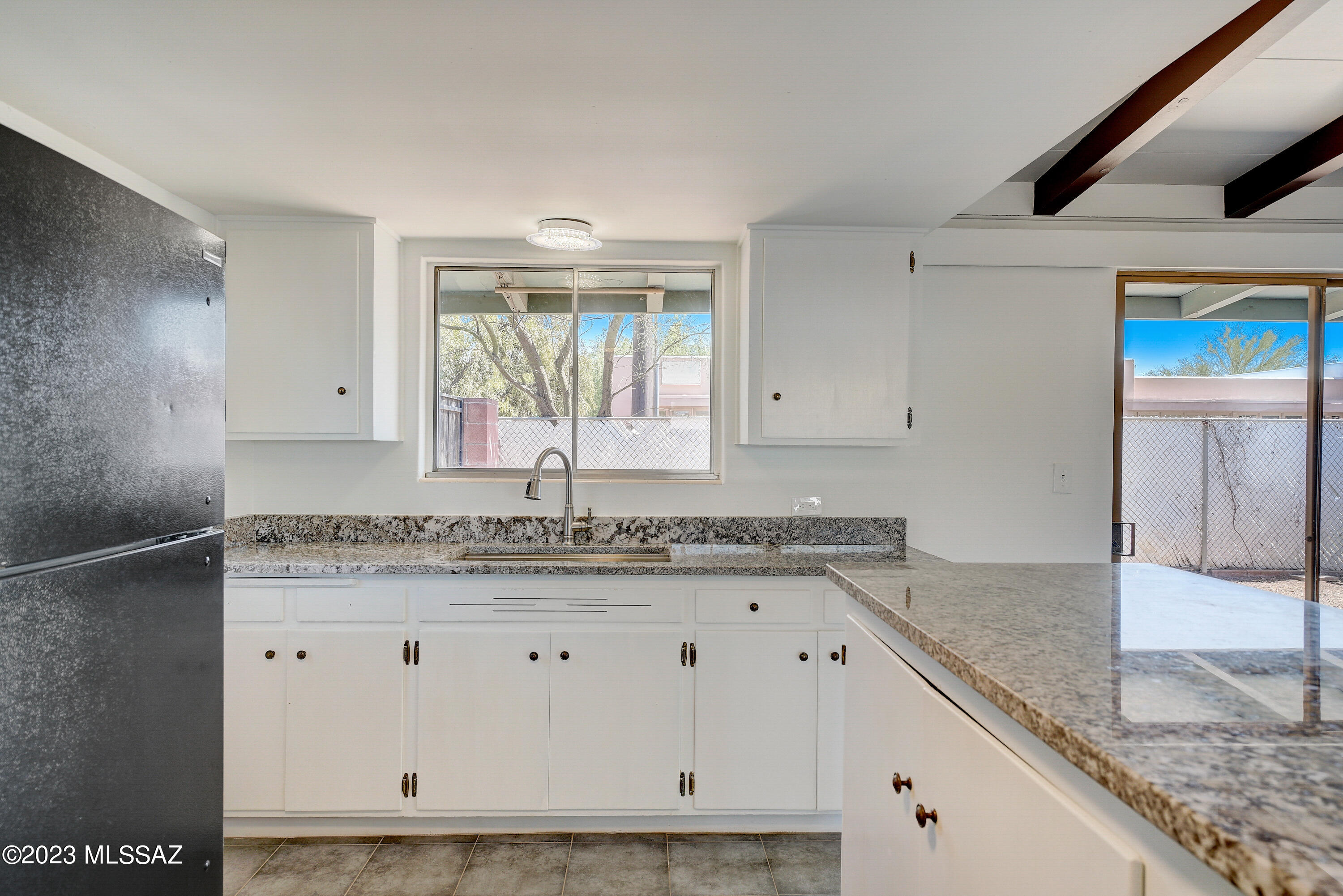2121 North Country Club Road, Unit 1 Tucson, AZ 85716 - Photo 4 of 12