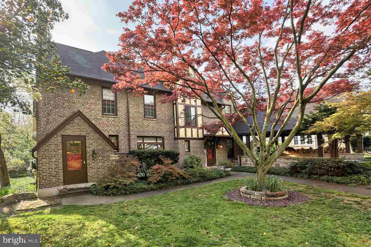 218 Vineyard Road Harrisburg, PA 17104 - Photo 1 of 25 Gallery Image 1
