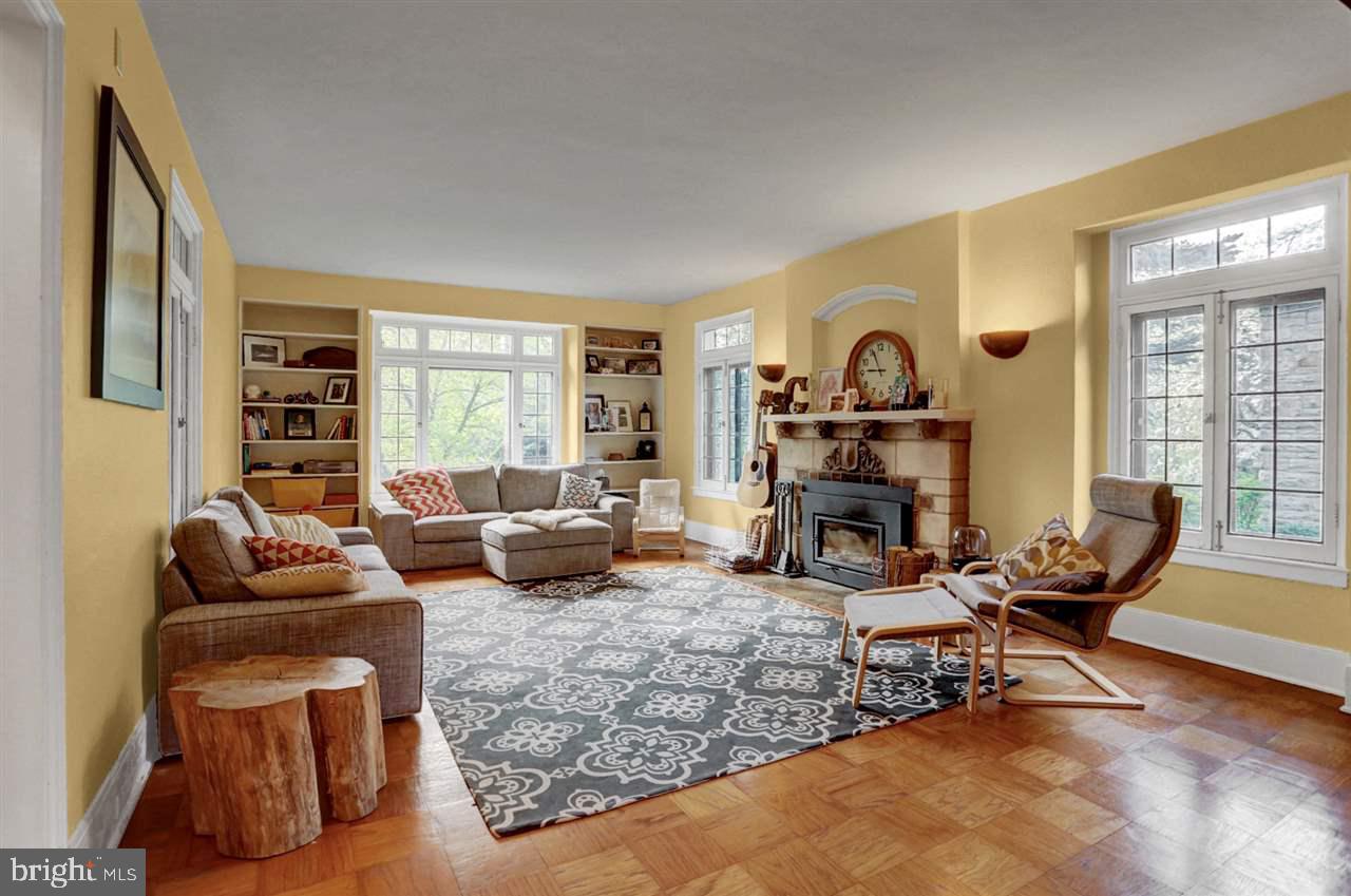 218 Vineyard Road Harrisburg, PA 17104 - Photo 2 of 25 Gallery Image 2