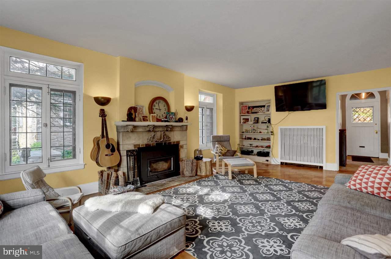218 Vineyard Road Harrisburg, PA 17104 - Photo 3 of 25 Gallery Image 3