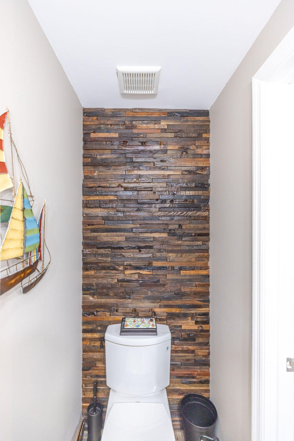 1038 Jeffery Street Boca Raton, FL 33487 - Photo 14 of 47 545A5210-HDR