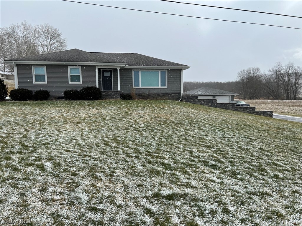 1747 Pleasant Valley Road Northeast New Philadelphia, OH 44663 - Photo 1 of 27