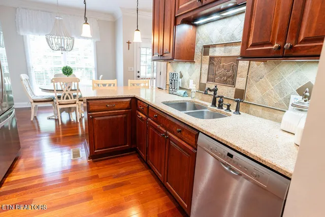 $550,000 | 499 Cromwe Street, Harrogate, TN 37752