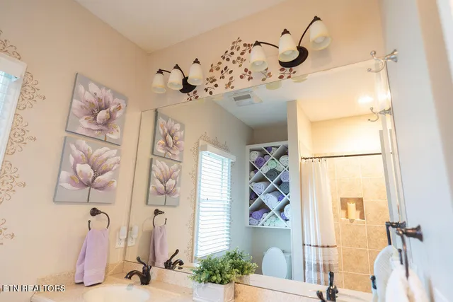 $550,000 | 499 Cromwe Street, Harrogate, TN 37752