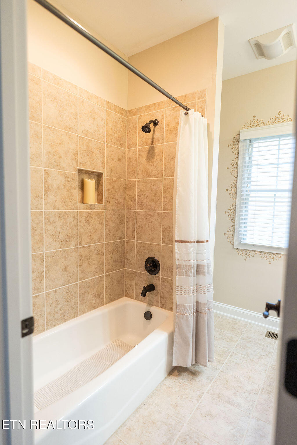 499 Cromwe Street Harrogate, TN 37752 - Photo 36 of 47 DSC08322