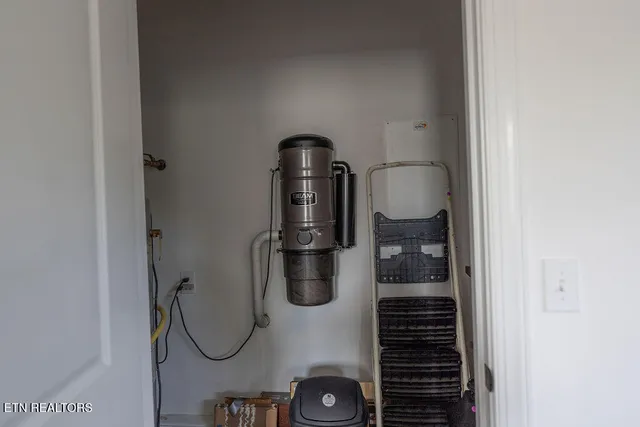 $550,000 | 499 Cromwe Street, Harrogate, TN 37752