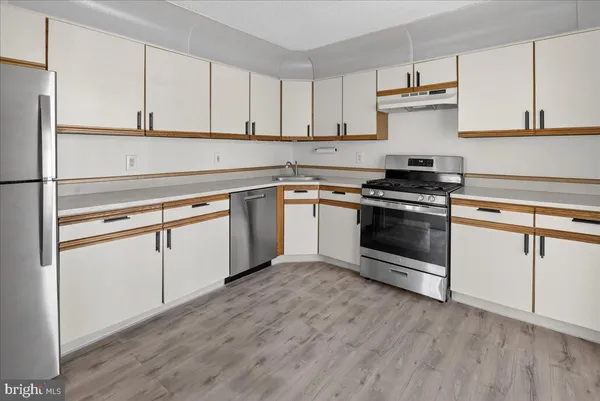 $2,400 | 70 Chambord Court, Hamilton, NJ 08619