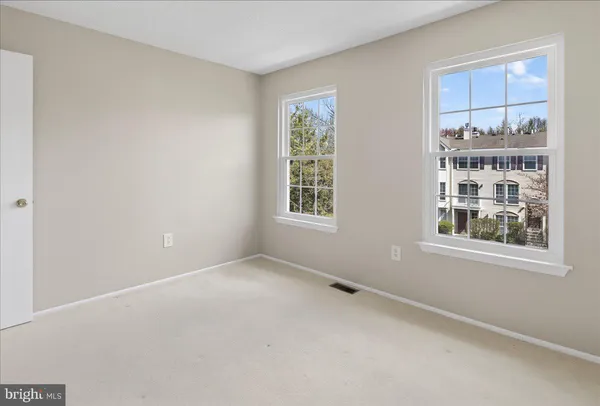 $2,400 | 70 Chambord Court, Hamilton, NJ 08619