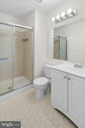 $2,400 | 70 Chambord Court, Hamilton, NJ 08619