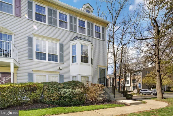 $2,400 | 70 Chambord Court, Hamilton, NJ 08619