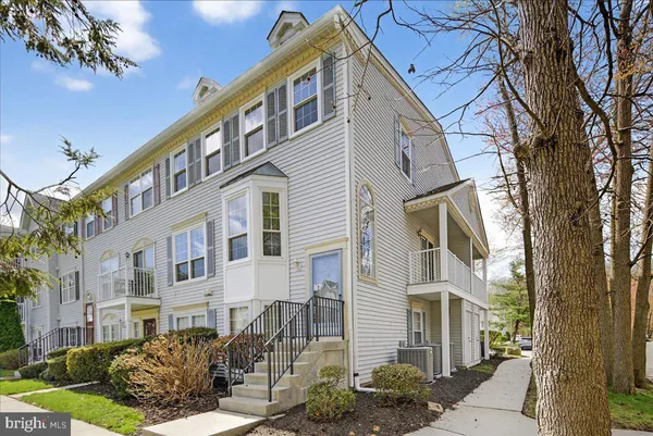 $2,400 | 70 Chambord Court, Hamilton, NJ 08619