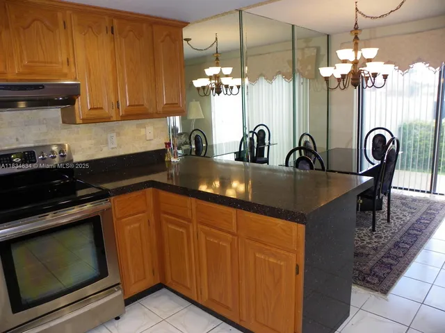 $379,900 | 8749 Southwest 154th Cir Place, Unit 4G, Miami, FL 33193