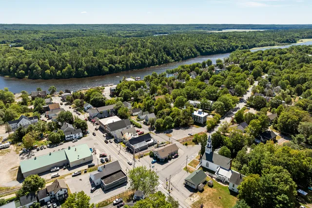 $625,000 | 64 Main Street, Richmond, ME 04357