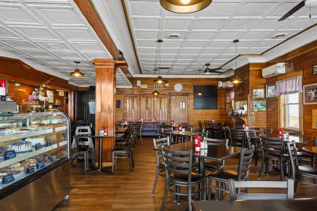 $625,000 | 64 Main Street, Richmond, ME 04357