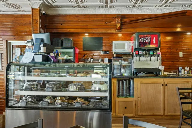 $625,000 | 64 Main Street, Richmond, ME 04357