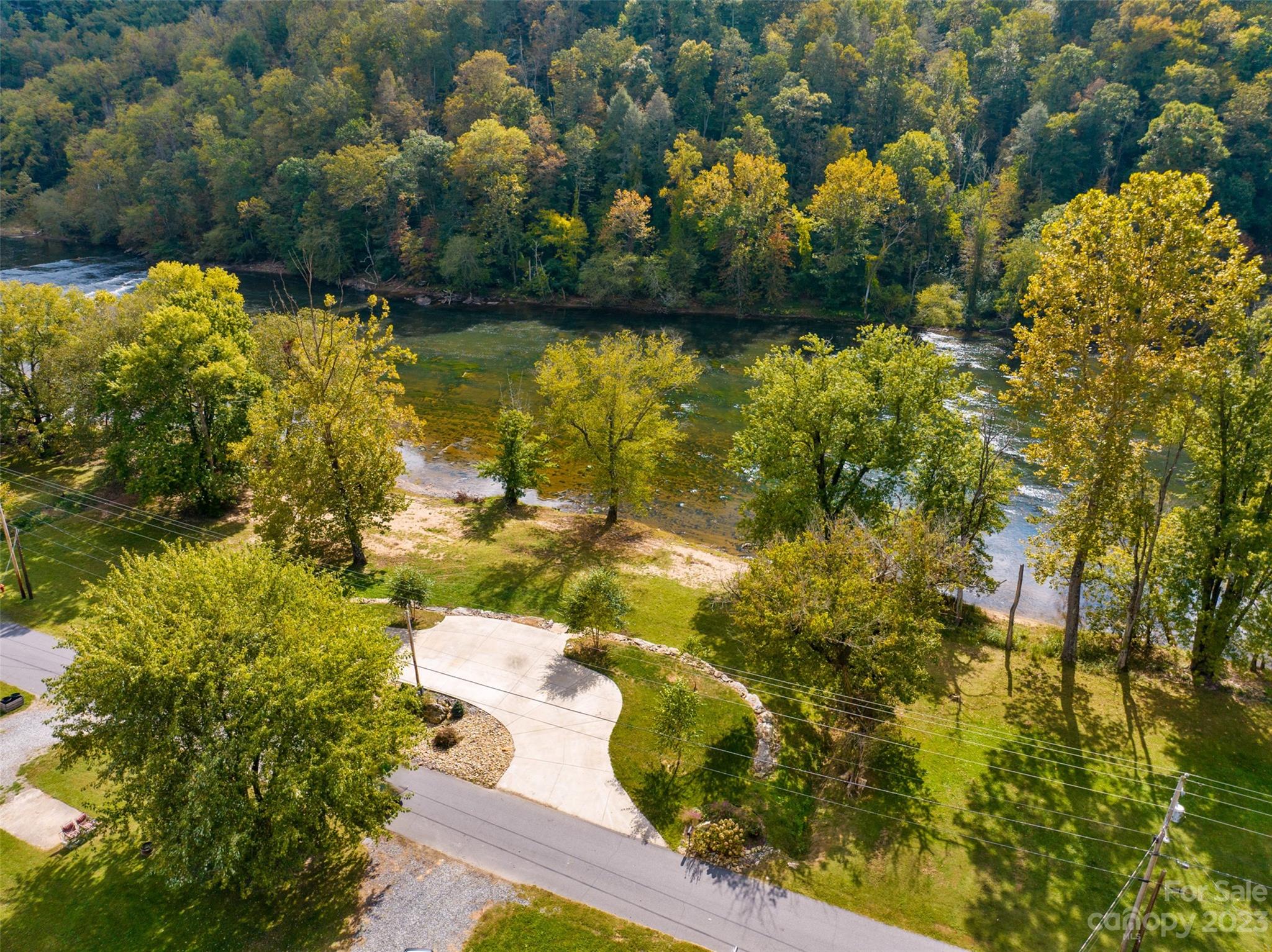 258 Rollins Road Marshall, NC 28753 - Photo 7 of 15 Gallery Image 7